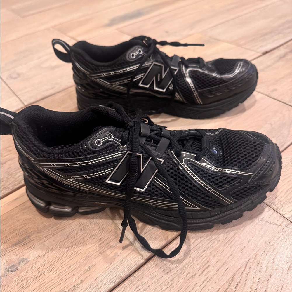New Balance Kids Black and Silver Sneakers